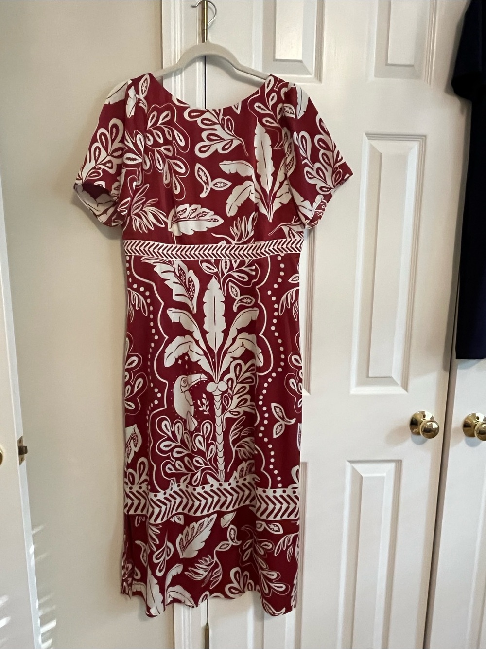 Maggie London  Reddish-Brown and White Printed Short-Sleeve Dress